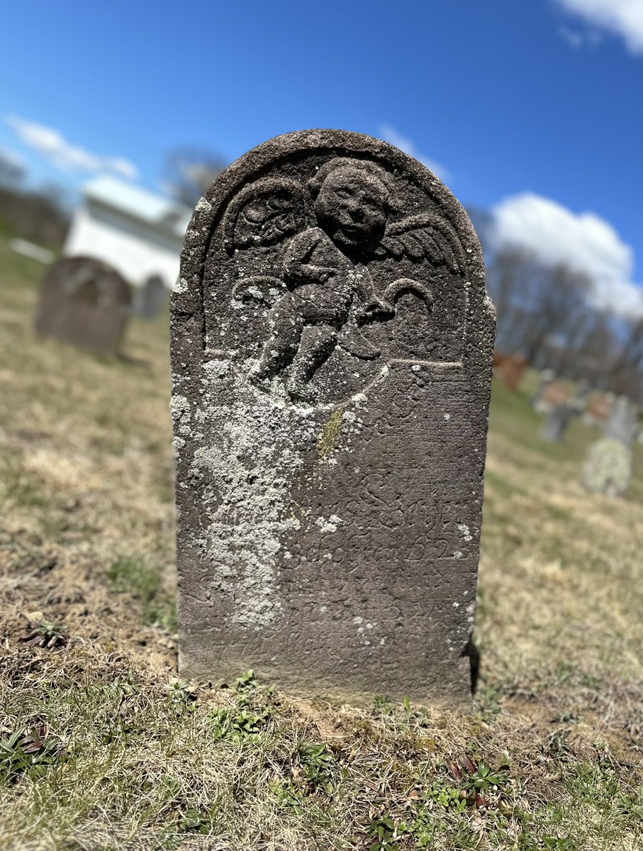 Lara_A_Thomas's tweet photo. Was chasing a particular carver yesterday but instead found another documented in Barba and the Farber collection. The winged cherubs tend to be either hungry or bloodthirsty. This one carries a sickle. https://t.co/3s4shkmTre
