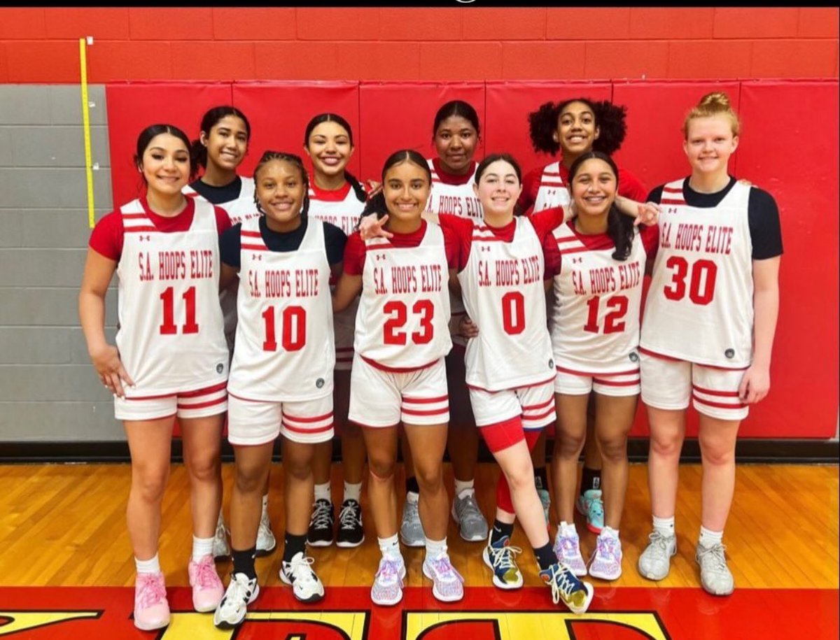 This UAR ES 16u team went 3-0 @ShesBallin has talent at every turn! Polished, skilled and fun to watch this weekend. More work to be done…. Weekend ⭐️ Standouts: 27’ @Carley_Reyes0 27’ @CASEYCHAVEZ2027 26’ @Averi_Carter3 26’ @AndraStokes23