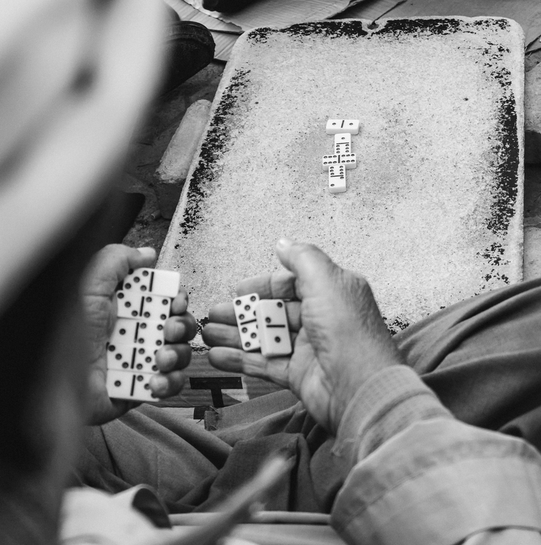 bsaver_io's tweet photo. Can humans play the "karma game" to negotiate their access to a contended resource (energy, roads, bandwidth)? The math says that, if they play optimally, the result allocation is fair and efficient. We tested it on human subjects to see how well that translates into reality. https://t.co/ee4zSwbzdA