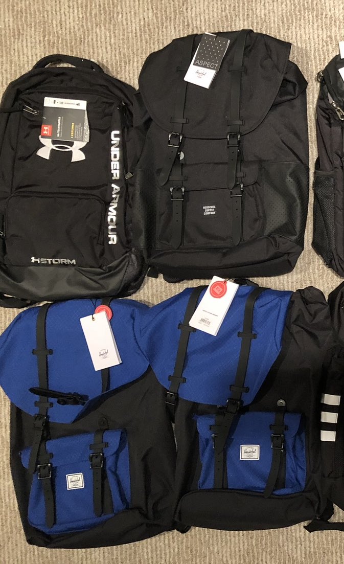 yes 2 yung hershel  1 na lang natira 🙏🏻 isa napalanunan sa Q&amp;A