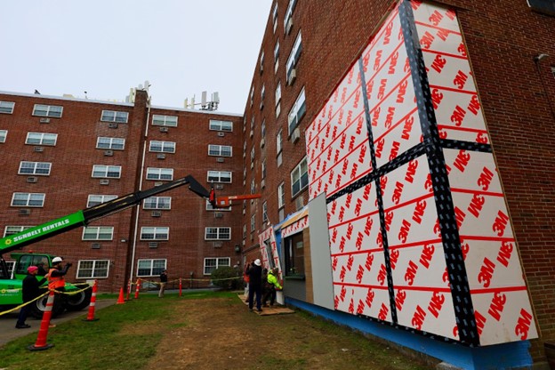 The pre-application deadline for the Climate Ready Housing Program's 2024 funding round is this Friday, April 12! ow.ly/obKc50R9E5o @MA_EOHLC @massclimatebank @mhphousing @LISC_BOSTON #affordablehousing #decarbonization