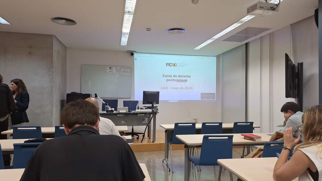 Thonycerda's tweet photo. Tornant al lloc del crim. #penalPenitenciària #turnodeoficio #icaib https://t.co/e8GeRwJlc1