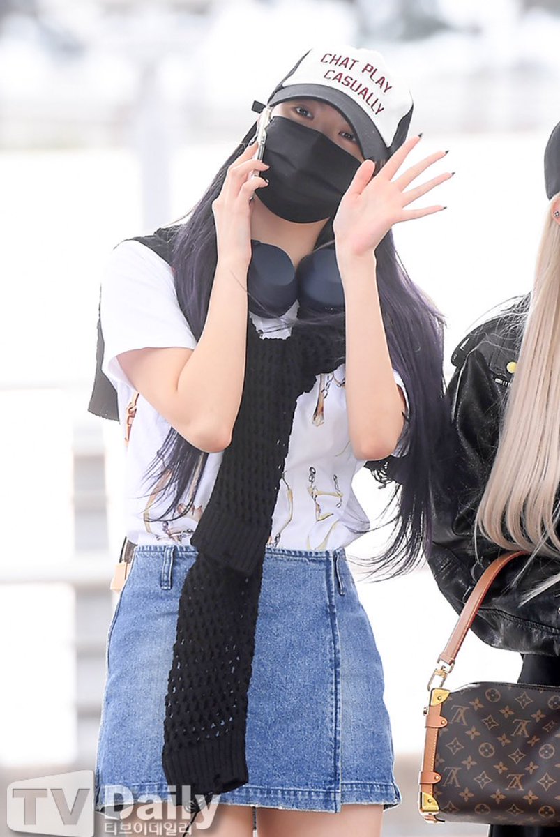 airport to txtpalooza and fimchella~
#BEOMGYU #범규 #HONGEUNCHAE #홍은채