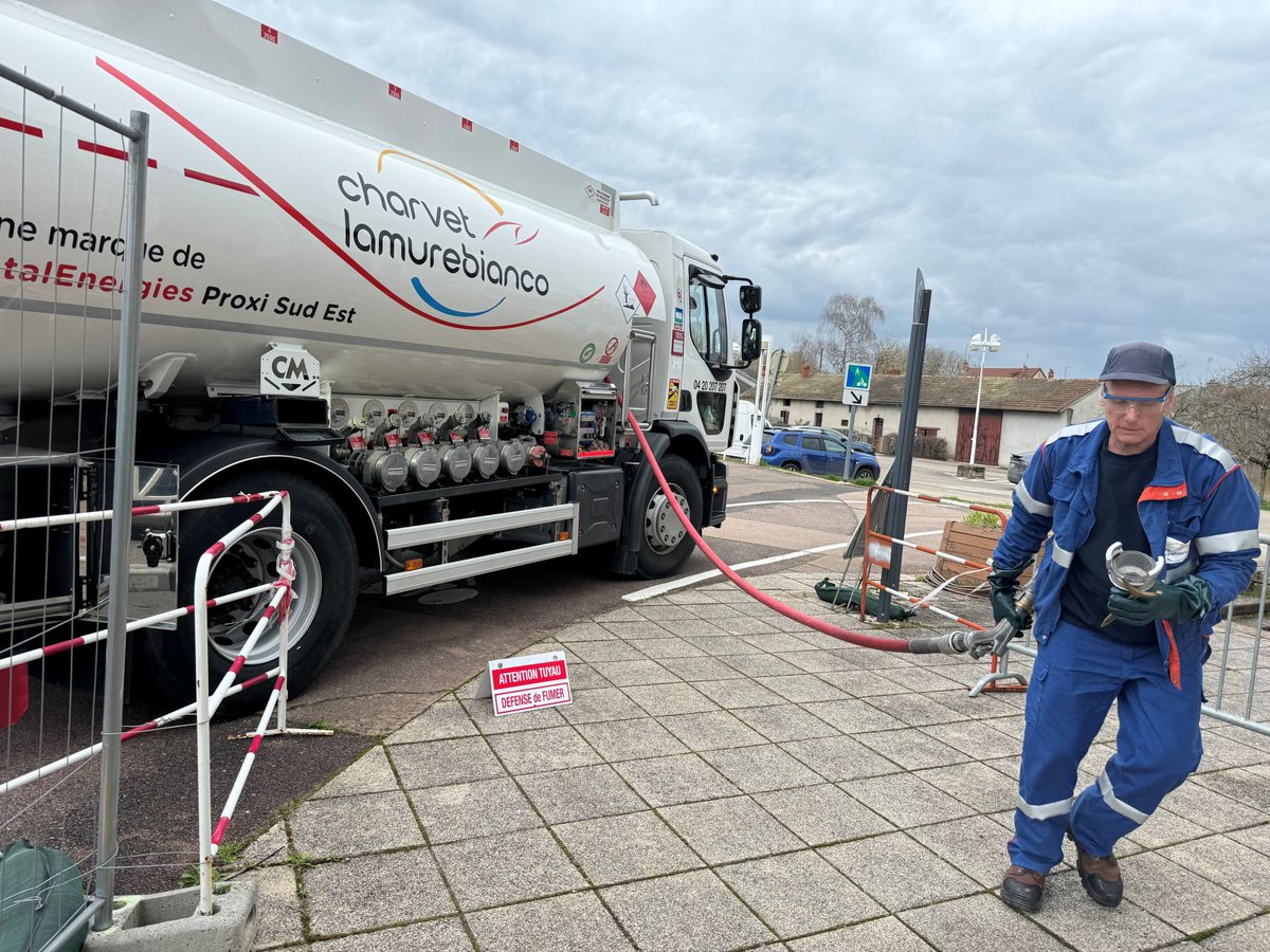 [NOS PARTICIPATIONS] 
<a href="/lescanalous/">Les Canalous</a>, spécialiste des vacances fluviales et participation de Carvest et SOFILARO/CALEN, annonce la mise en service de son 1er bateau à motorisation électrique à #hydrogène. Nous sommes fiers de les accompagner dans cette démarche écoresponsable !  💦