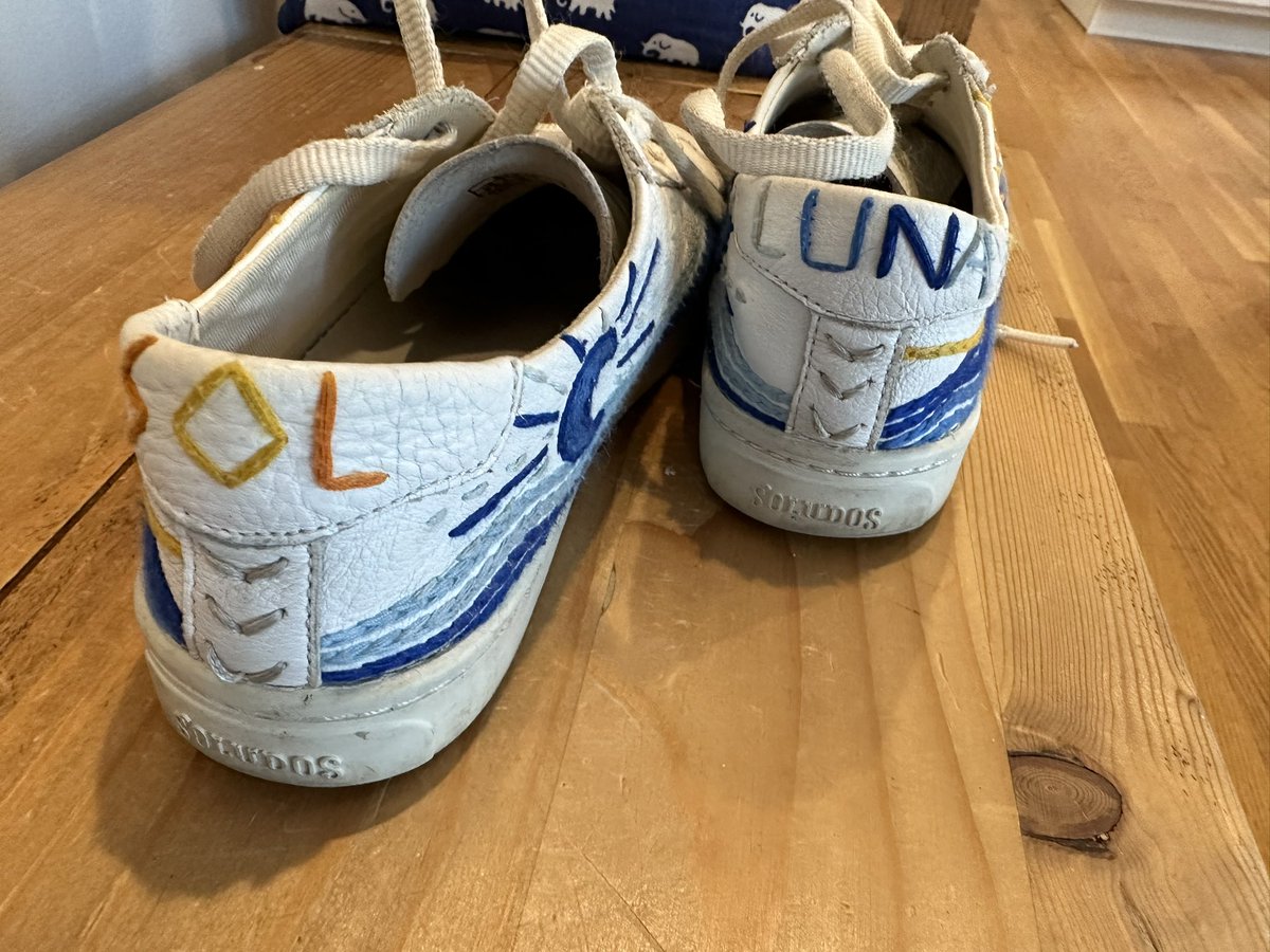 Louise Borden (@louiseborden) on Twitter photo Wearing my fun shoes that will be perfect for the Solar Eclipse here in Ohio <a href="/SoludosShoes/">espadrillessoludos</a> <a href="/frankisibberson/">Franki Sibberson</a> <a href="/cristovani/">cristovani</a> <a href="/TannyMcG/">Tanny McGregor</a> Wearing my fun shoes that will be perfect for the Solar Eclipse here in Ohio <a href="/SoludosShoes/">espadrillessoludos</a> <a href="/frankisibberson/">Franki Sibberson</a> <a href="/cristovani/">cristovani</a> <a href="/TannyMcG/">Tanny McGregor</a>