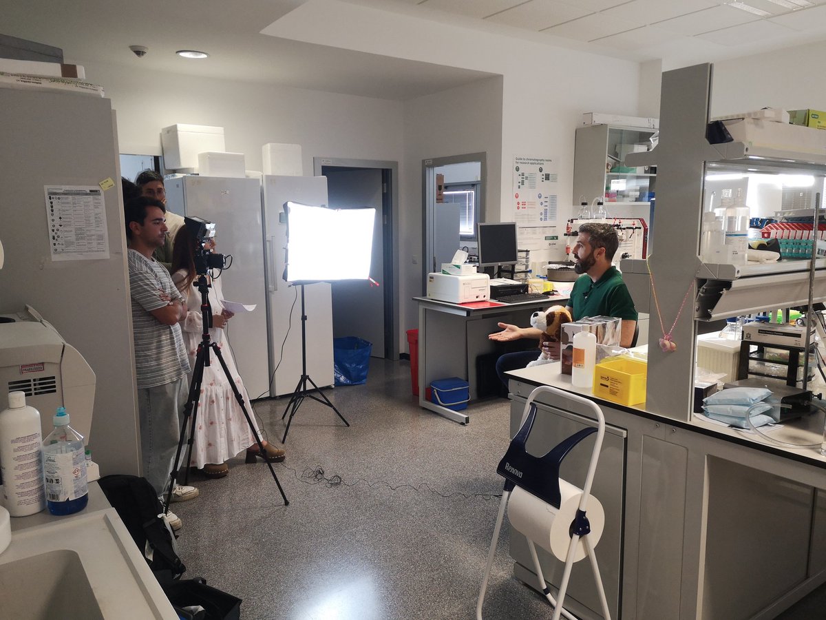 Hoy en laboratorio hemos tenido la visita de <a href="/UMUdivulga/">UMU Divulga</a> preguntando como divulgamos nuestra investigación...

¿¿¿Los resultados???

...coming soon 😎