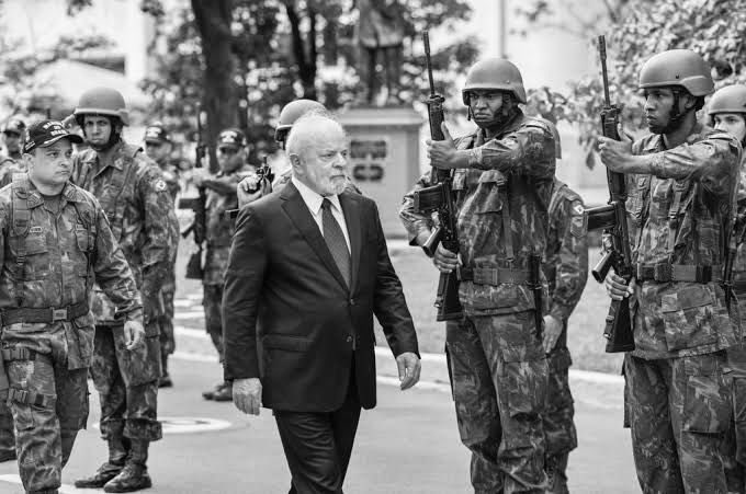 pedrorousseff's tweet photo. STF ACABA de REJEITAR com uma votação de 11x0 que as Forças Armadas seriam um "poder moderador"

Os militares NÃO PODEM interferir nos assuntos políticos do Brasil. 

Assunto ENCERRADO: Grande dia! 🇧🇷🌟 https://t.co/txaPNeYMP3