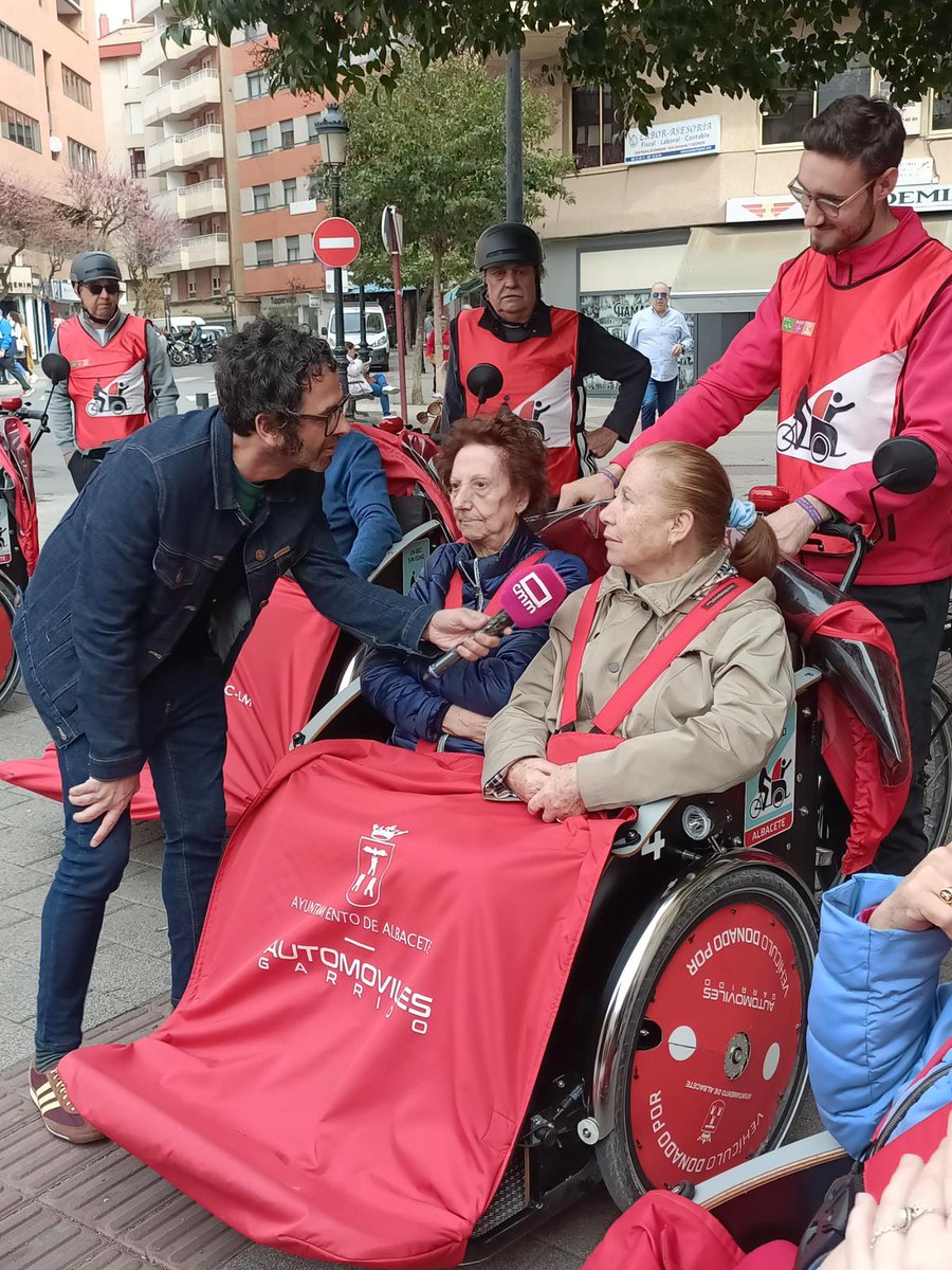 ModestoColorado's tweet image. Hoy a las 20:55 H reportaje de @EBSEAlbacete 'En bici sin edad', en @AnchaCLM