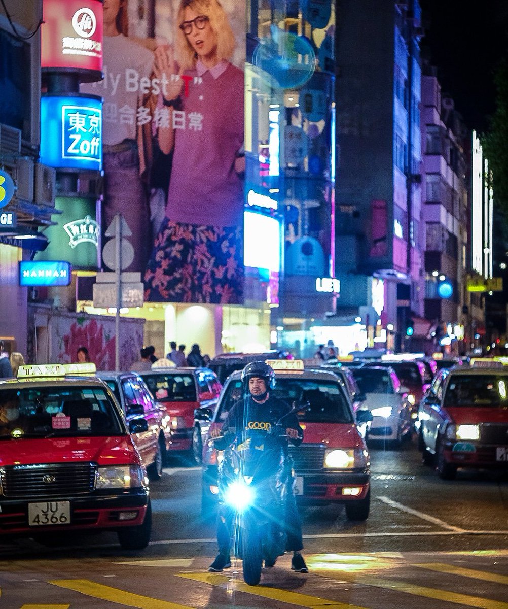 Lead...🏁🏍️✨ #hkig #nightcity #hkiger #streetphotography #neonlights  #nightlife #discoveryhongkong #neon #nightrider #motorcycle #nightshot #夜景 #nightphotography #neonsign #霓虹燈 #ネオンサイン #under_the_sign_hongkong