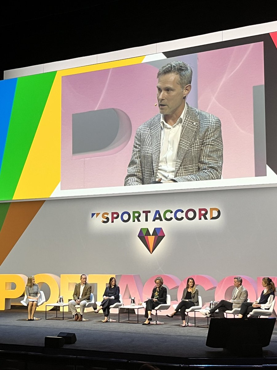 Great session @sportaccord on Enhancing Sport Performance of female athletes. @IWGWomenSport Chair @PhelpsAnnamarie encouraging a more holistic approach to female athlete health @dundeesportsmed @margomountjoy @EvertVerhagen @ElliottSale @gillcurrsanders @pippawoolven