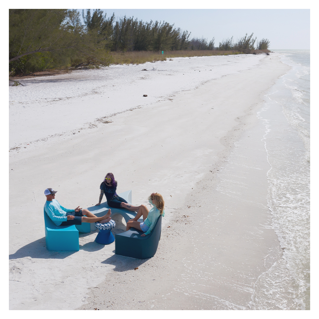 tonikworld's tweet image. Sun, sand, and stylish seating. Our furniture makes every beach day a breeze. 🏖️🌊
⁠
l8r.it/EHu5

#OutdoorFurniture #Beach #ModularFurniture #Bench #Chair #Patio #Cabana #MultiFamily #Resort #SummerSun #Condo #Apartments
