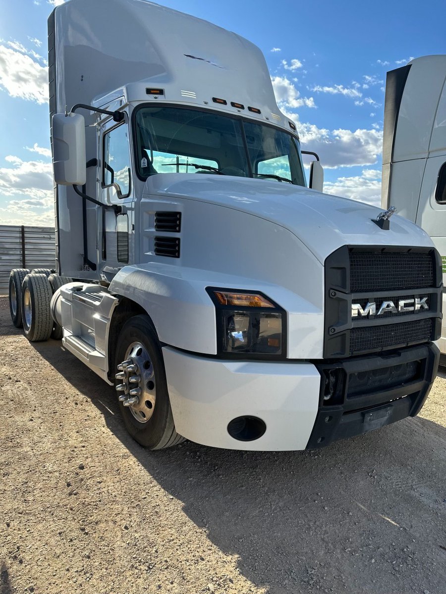 truckvin's tweet photo. Another 2022 Mack Anthem Daycab with only 79K Miles on this one!
No One Buys More Low Mileage Inventory than https://t.co/qzcJENHpWo - Ready to Sell? Load it Up!
#truckvin #aftb #macktrucks https://t.co/JUJwDilnuu