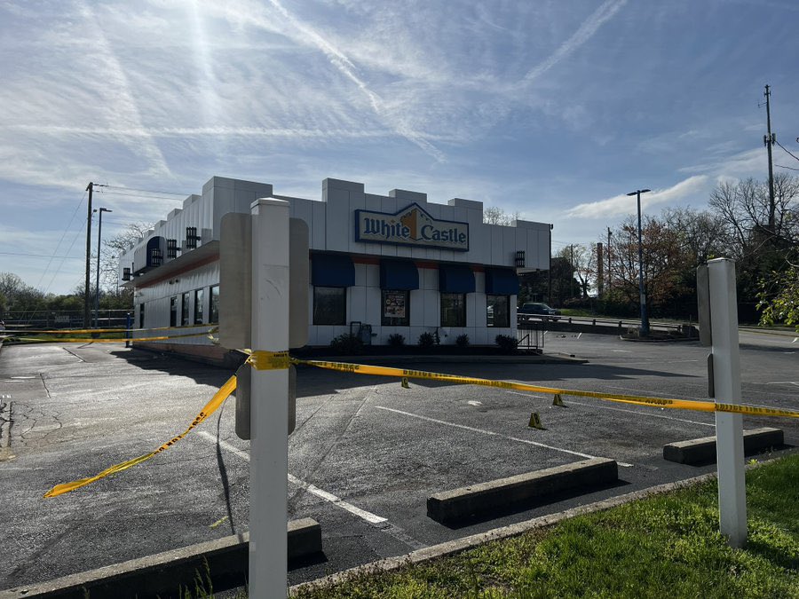 BREAKING: Cincinnati police confirm a person was shot in the parking lot of White Castle on Reading Road. The victim was taken to the hospital in critical condition. The restaurant is taped off and multiple shell casings are in the lot. Working to get more details. @WLWT