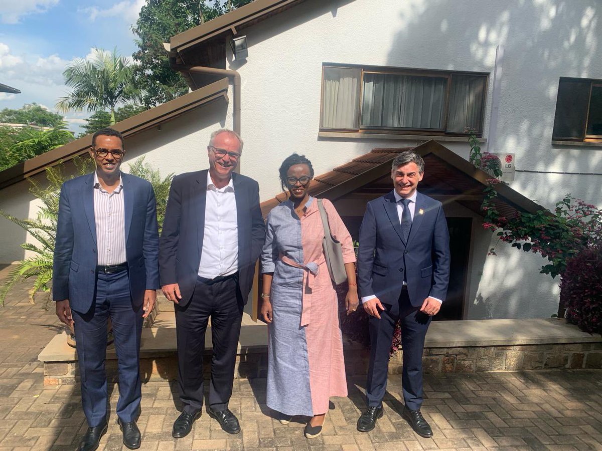 Excellent discussion today with @J_Munyeshuli, Minister of State for Public Investment and Resource Mobilization, @RwandaFinance 🇷🇼 on bilateral trade with🇨🇭, investments and tightening of our commercial relations. To be continued... 🫱🏻‍🫲🏾