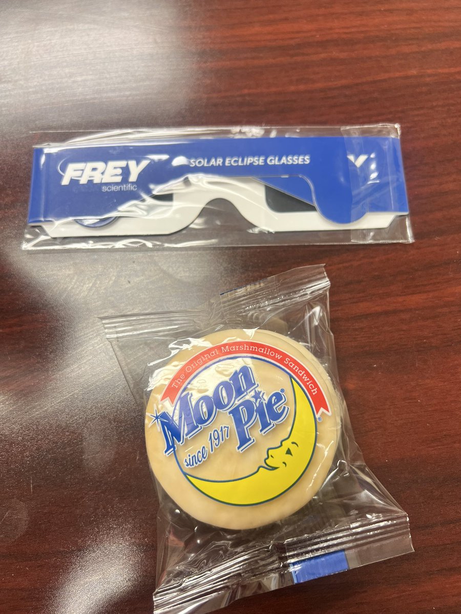 Just keep swimming because STAAR is upon us 🤿and moon pies for the #EclipseDay from our amazing Principal @NikkettaWilson @Webb_Bears 💚💚