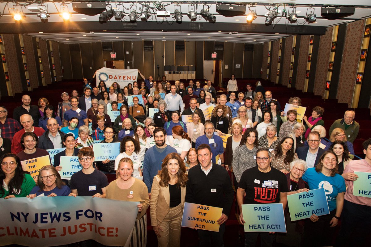 Jewish New Yorkers demand climate justice!

@GovKathyHochul @CarlHeastie Andrea Stewart-Cousins

Nearly 150 NY Jews gathered in Manhattan yesterday to call on electeds to include #NYHEAT and #ClimateChange Superfund Act (S.2129A/A.3351A) in #NYSbudget.

@TheRAC NY @Adamah NY
