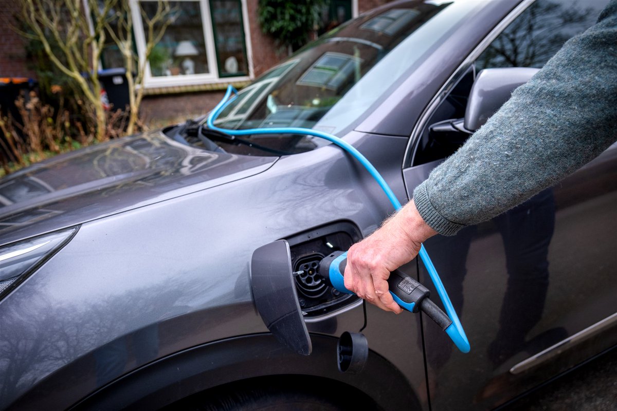 Vrees voor hoge belasting elektrische auto's: 'Mensen willen duidelijkheid'

rtlnieuws.nl/nieuws/nederla…