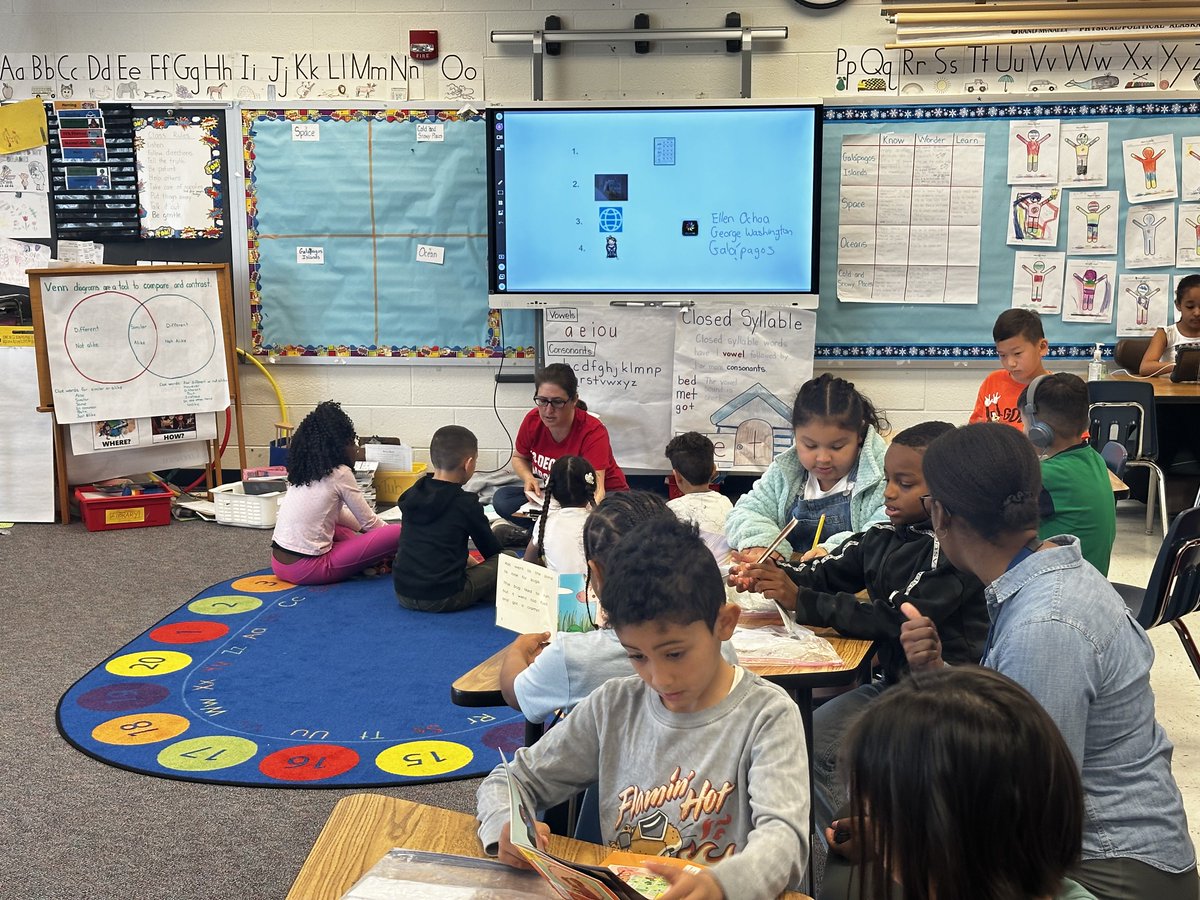 SuptDuran's tweet image. My next visit today took me to @HFBAllStars. I visited Ms. Taylor&apos;s first-grade CKLA class to see what students are learning. I then visited Ms. Folb&apos;s class where students engaged in small group reading before visiting Ms. Pavelich&apos;s kindergarten class where they were also…