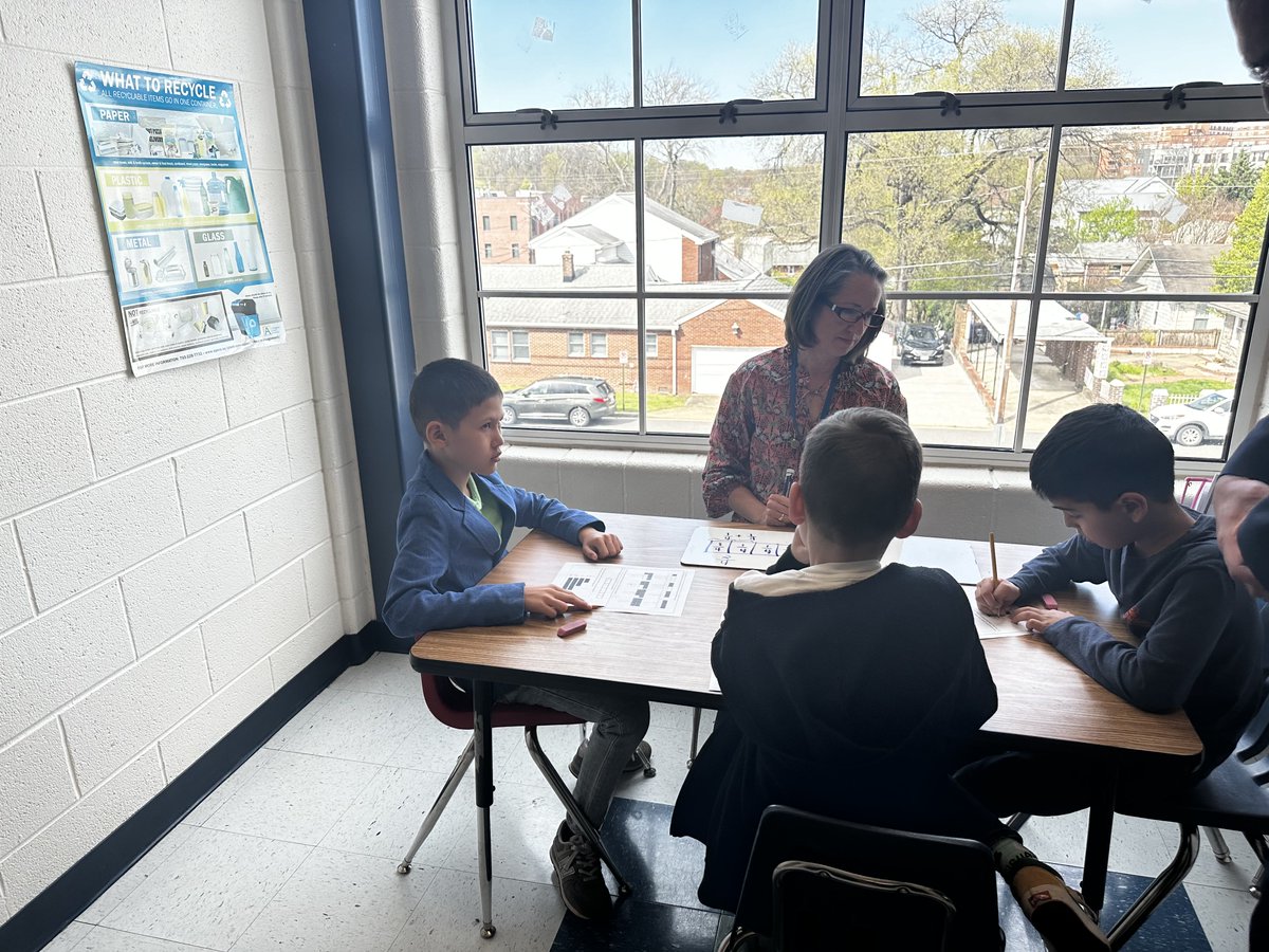 SuptDuran's tweet image. My next visit today took me to @HFBAllStars. I visited Ms. Taylor&apos;s first-grade CKLA class to see what students are learning. I then visited Ms. Folb&apos;s class where students engaged in small group reading before visiting Ms. Pavelich&apos;s kindergarten class where they were also…