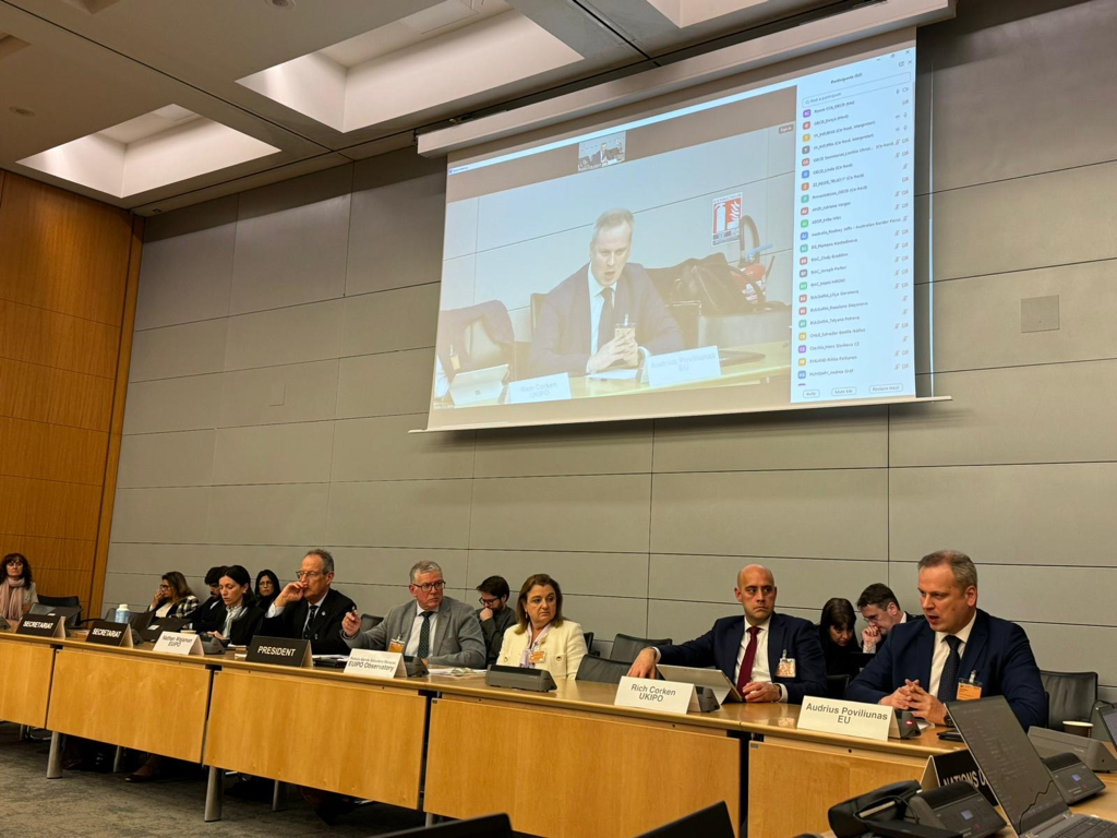 Addressing the OECD's Working Party on Countering Illicit Trade, @EUAntiFraud's Audrius Poviliunas said: “The fight against the trade in counterfeit goods is more efficient and effective when national authorities, intellectual property rights holders and OLAF work together” 🤝🌍