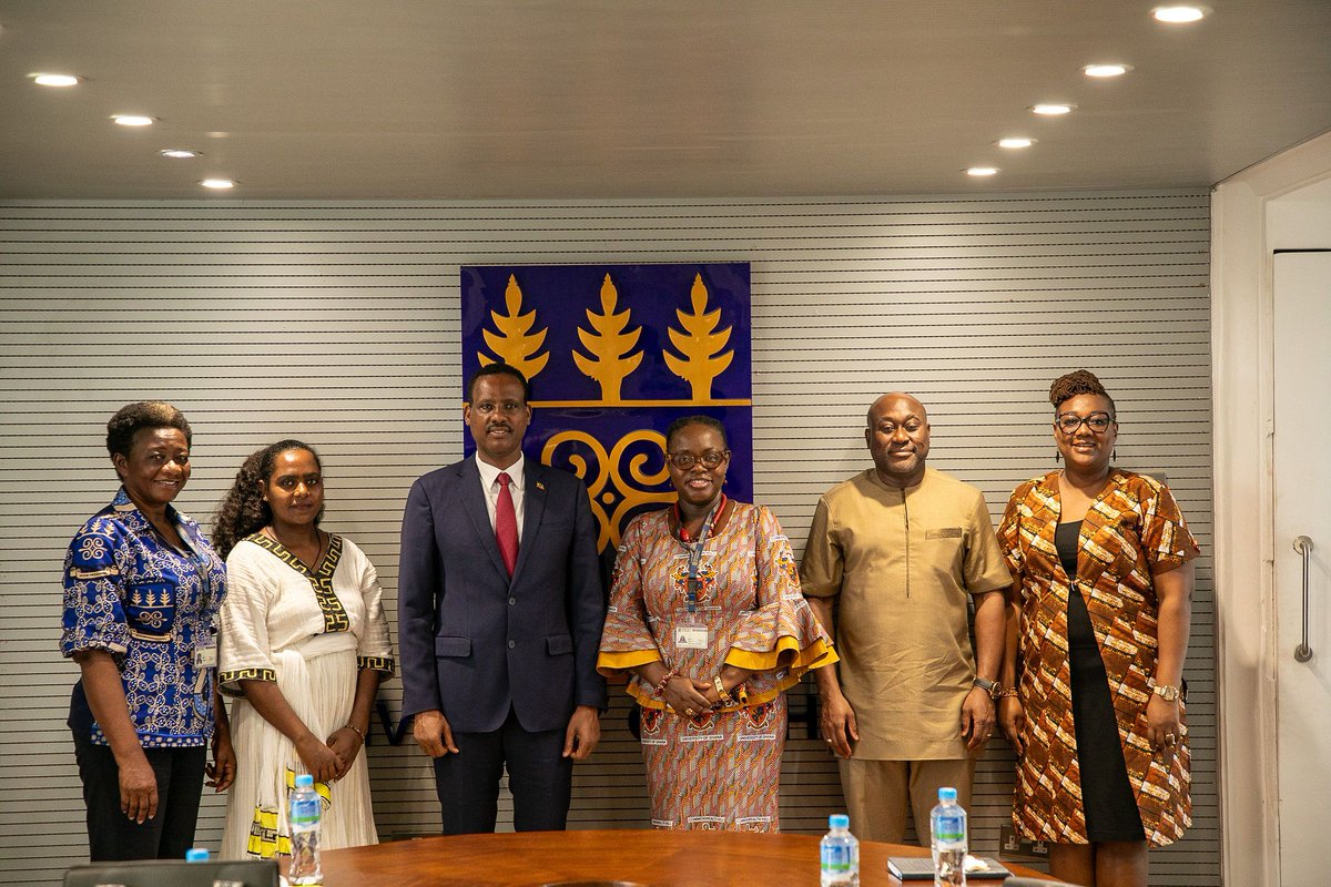 H.E. Teferi F. Gossaye paid a visit to the Vice-Chancellor of @UnivofGh, @aba_amfo. Amongst the welcoming team was @gordon_awandare, Pro VC (ASA) and some officers of UG. The meeting held conversations on exploring possible connections between UG and AFLEX (@Afleexacademy).