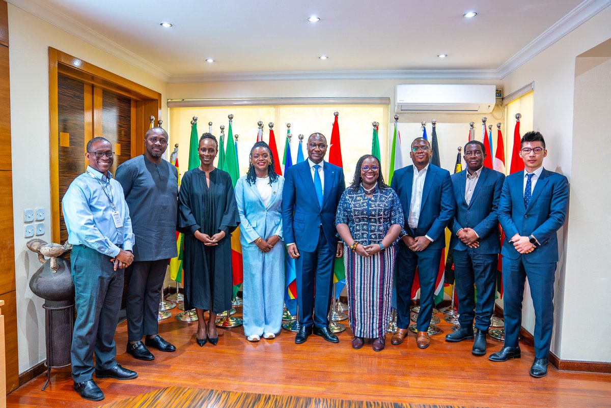 We had a productive meeting w/ Mr. Samaila Zubairu, President & CEO of @africa_finance & his mgt team. This meeting marks a step forward in our commitment to bridging Africa’s infrastructure gap, promoting sustainable development & catalyzing economic growth across the continent.