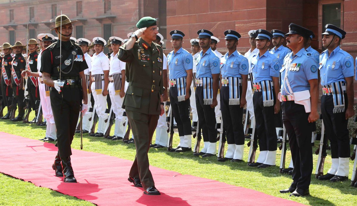 #IndianArmedForces Chief of the Hellenic National Defence General Staff Gen Dimitrios Choupis, today inspected a Tri-Services' Guard of Honour at South Block Lawns, New Delhi.