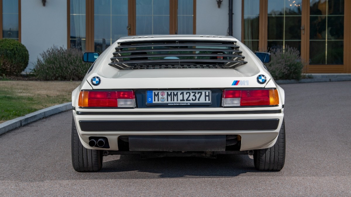 Supercar = superfun. The BMW M1 (E26).

#BMWClassic #BMWM1 #classiccar