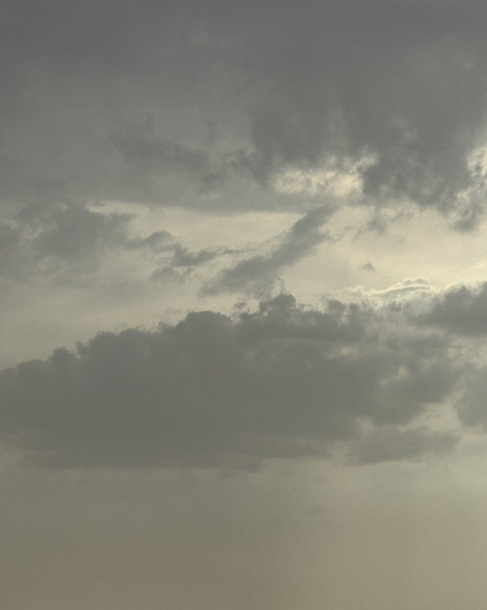 HaramainInfo's tweet photo. The observer "Abdullah Al-Khudairi":

"It's difficult to sight the Shawwal crescent due to the clouds." https://t.co/j7kustr5sd