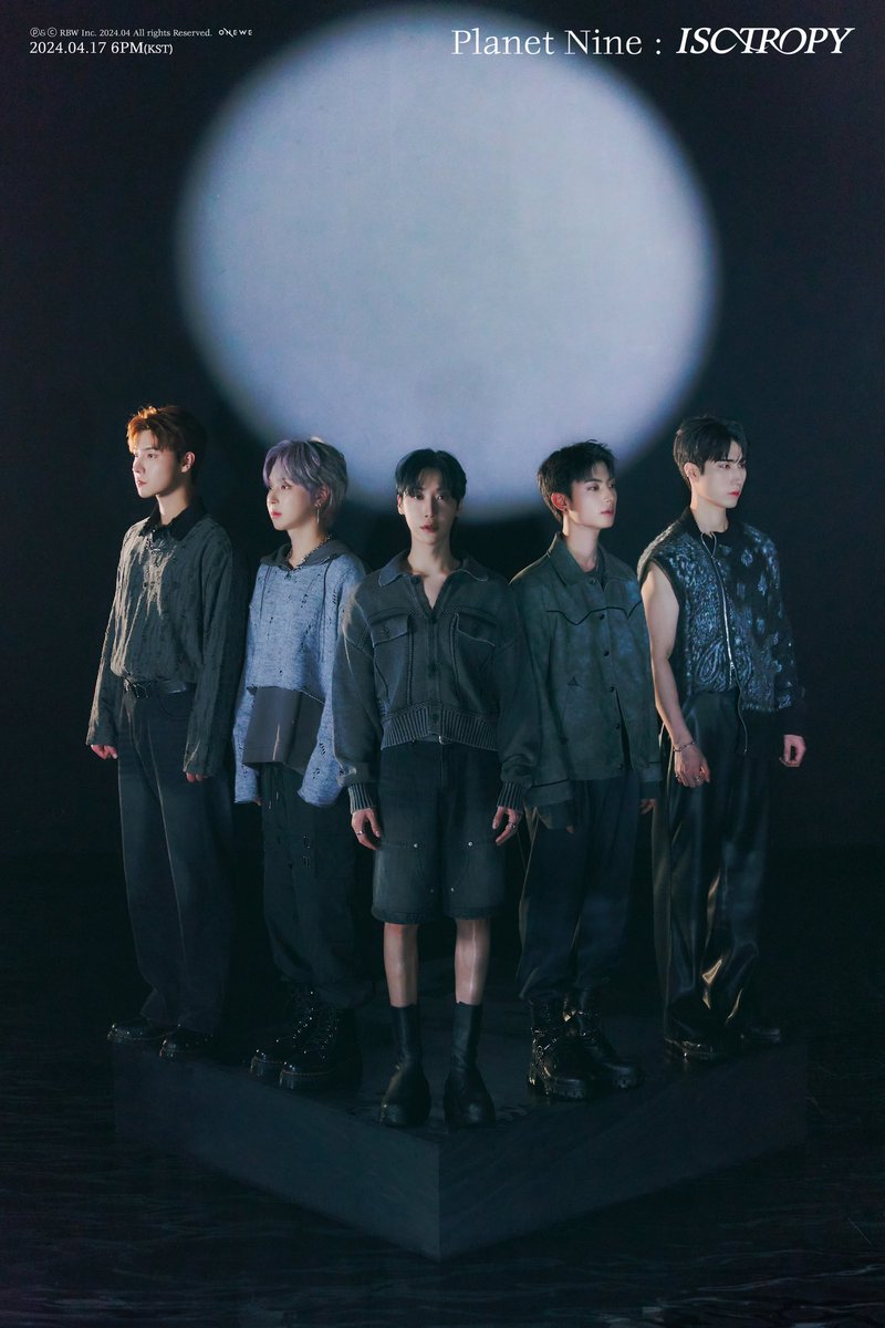 official_ONEWE's tweet photo. [#ONEWE] 

ONEWE 3RD MINI ALBUM 
[Planet Nine : ISOTROPY]
  
🌑 CONCEPT PHOTO #2 🌑

▪ HA RIN ▪
▪ DONG MYEONG ▪
▪ GIUK ▪

2024.04.17 6PM (KST) RELEASE✔

#원위 #PlanetNine_ISOTROPY
#하린 #HARIN
#동명 #DONGMYEONG
#기욱 #GIUK
#추억의_소각장 #Beautiful_Ashes https://t.co/LIwQ2n8X8m