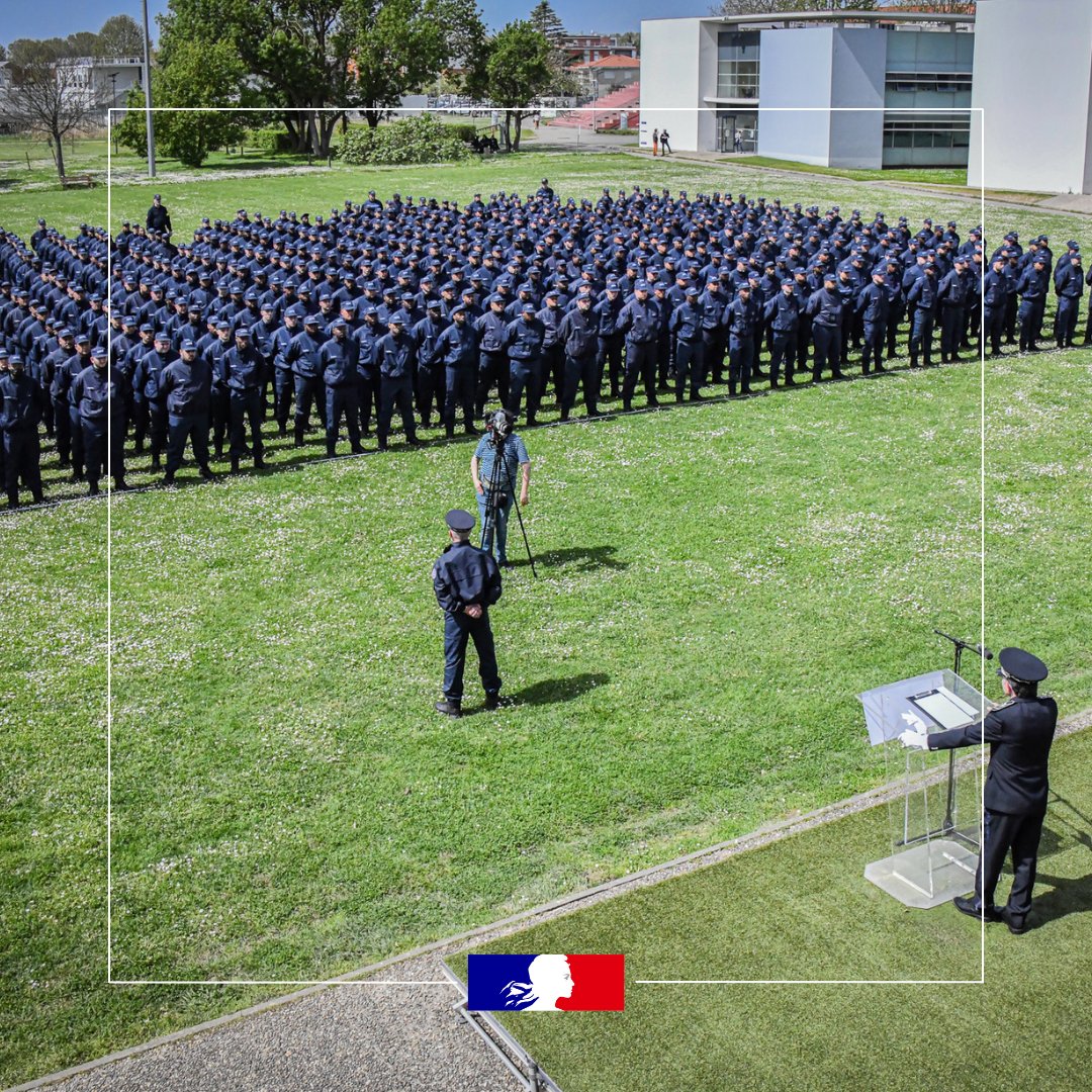 Mardi dernier, la 218e promotion de l'école nationale de l'administration pénitentiaire faisait sa rentrée. 640 élèves surveillants ont rejoint l’établissement afin d'être formés au métier. Vous aussi, inscrivez-vous au concours. 👉lajusticerecrute.fr/concours-et-fo… #LaJusticerecrute 💼