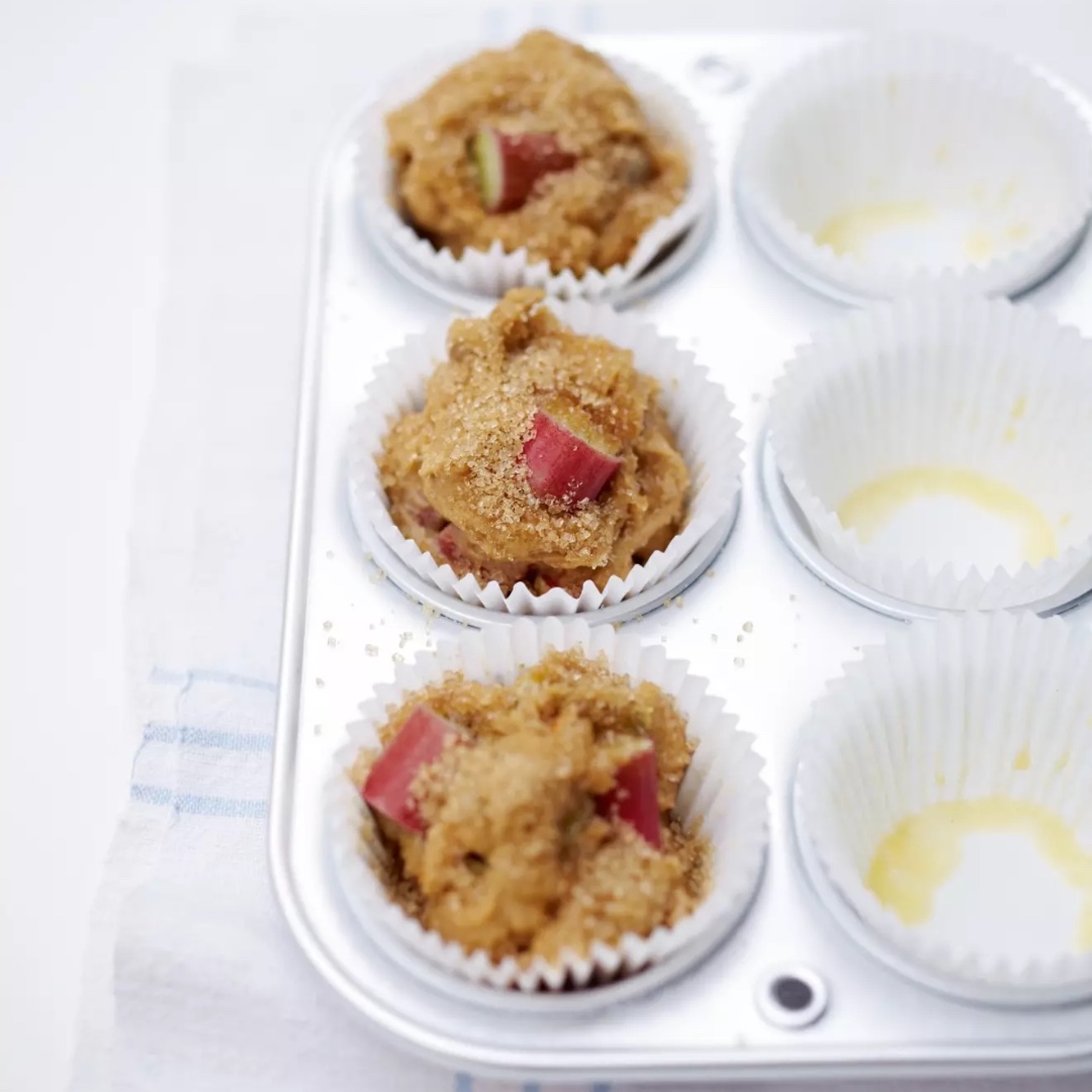 DeliaOnline's tweet photo. This week's Cake of the Week - Rhubarb and Orange Muffins https://t.co/fokiAdlnet British bakeware experts #SilverwoodBakeware for our Delia Online Muffin Tray #baking #muffins #afternoontea #Deliascakes #forcedrhubarb #muffinrecipes #bakeware #coffeeandamuffin #yorkshirerhubarb https://t.co/912xCVhoYS