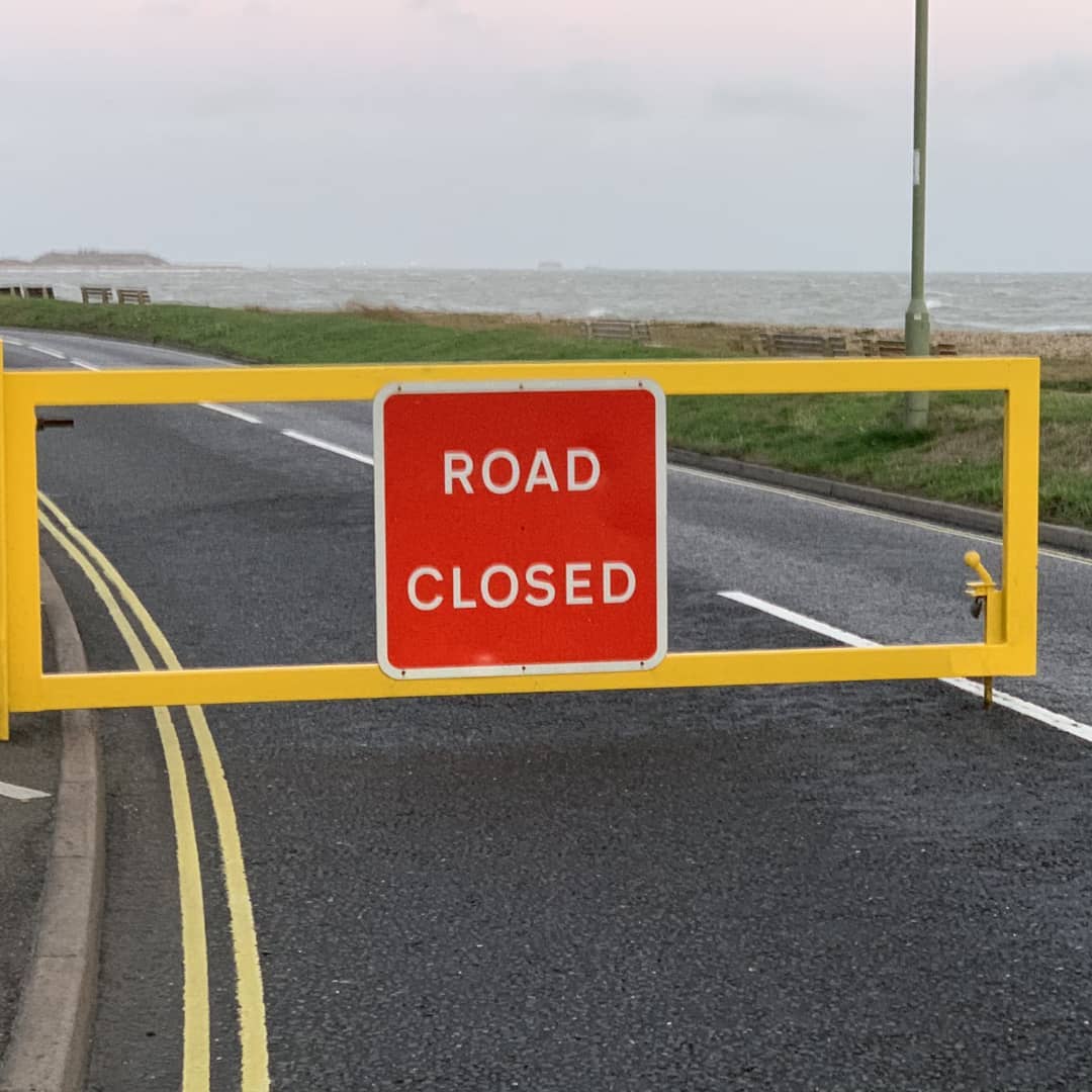 GBC_Streetscene's tweet image. ⛔ STOKES BAY ROAD CLOSURE ⛔
Please be aware that following the weather and flood warnings, we have taken the decision to close Stokes Bay Road at 9pm this evening. The road will be re-opened by 9am tomorrow morning following a visual inspection