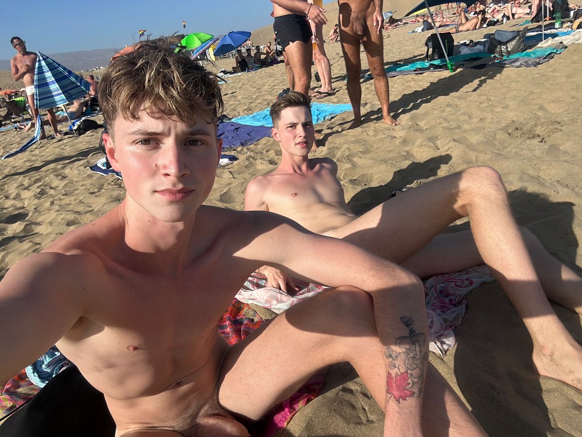 Wanna see gay twins sucking each other on the public naked beach? 🥵 RT=yes‼️