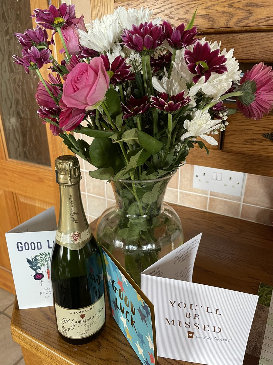 LizzieBlamire's tweet photo. That’s a wrap, lovely last morning accommodating the gallopers, touched by some kind words this morning from trainers and staff. Always wanted to make sure staff and their horses were happy & content at Carlisle . #stablemanager #overandout 🐎 https://t.co/eku6KbE6oV