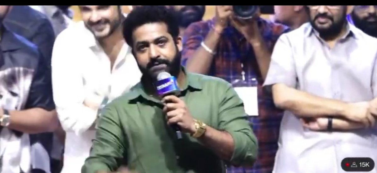 UrsShareef1's tweet photo. 2015 #emper caller egarestaru
2024 #Devara caller egarestaru - NTR anna 

Ee matram hint chalu 🔥🔥🔥

#ManOfMassesNTR @tarak9999 
#NTRatTilluSquareEvent https://t.co/xi827M5eOf