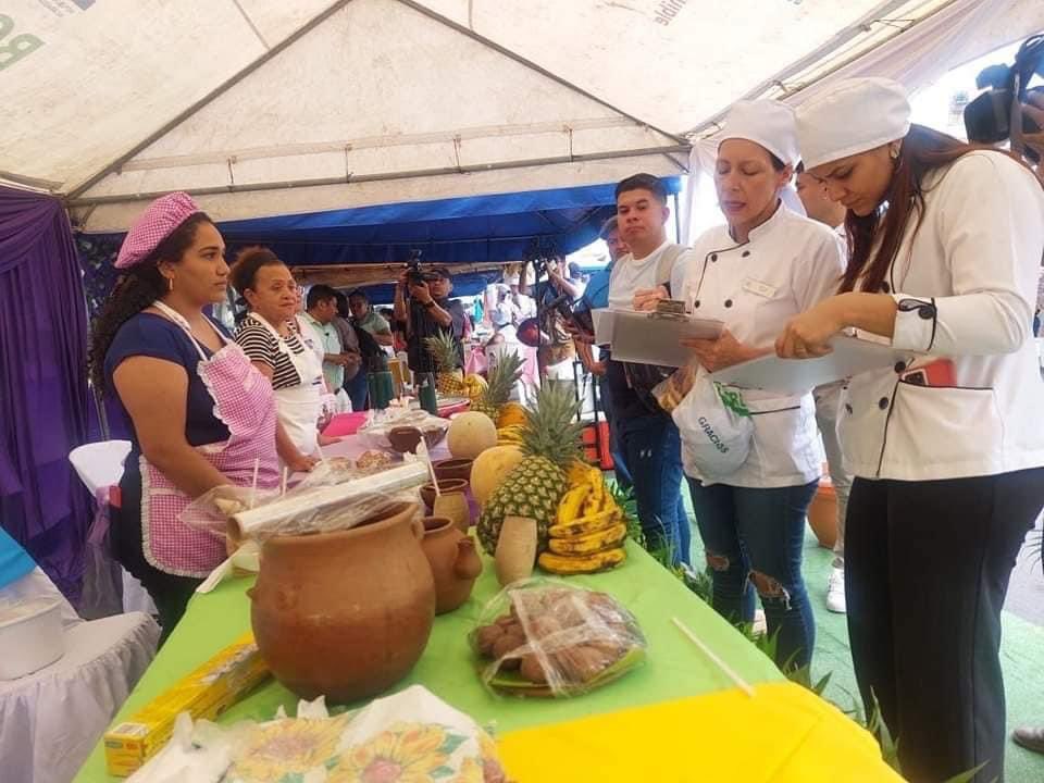 ¡Matagalpa reconoce el talento y la tradición!
Premian a los mejores exponentes de panes y dulces de Cuaresma. 🥖🍮 

#Cuaresma #Gastronomía #SaborTradicional #Nicaragua