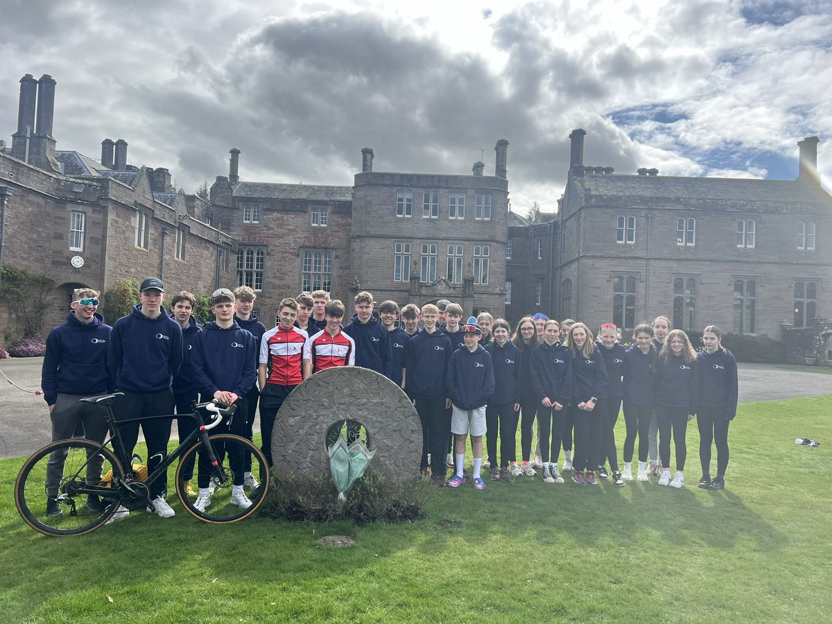 Brilliant weekend of racing <a href="/YouthTourScot/">Youth Tour of Scotland</a> . 30 Scottish riders were represented across  <a href="/ScottishCycling/">Scottish Cycling</a> regional and composite teams, all led by excellent team managers! Cheers to the events team for a great weekend of racing and to all the volunteers and officials🤝