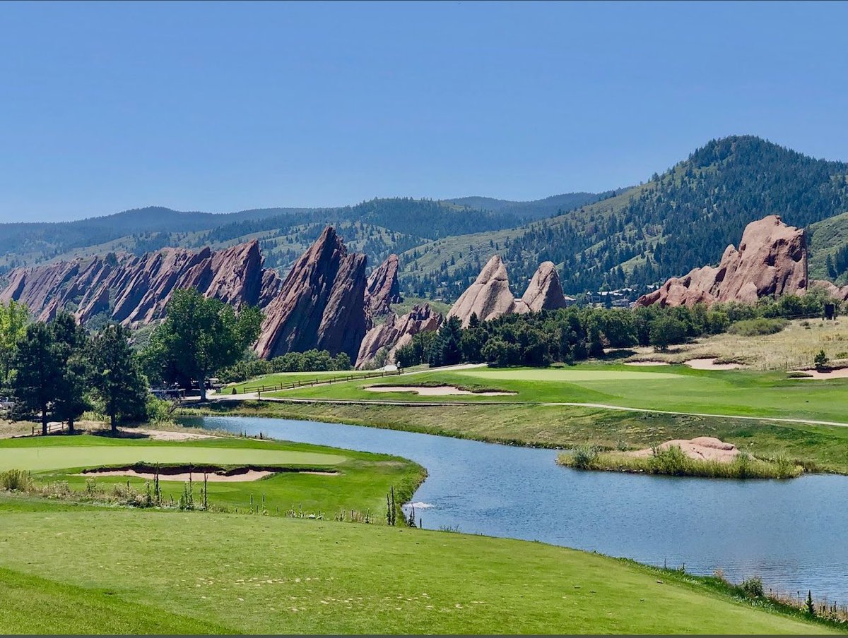 playing a round here today during the eclipse ⛳️🏌️‍♂️