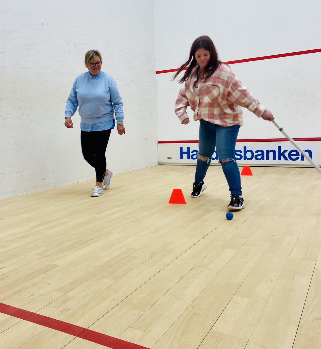 Great to be back @Bowdon_Squash today, delivering a Mixed Ability session with the @SayHelloAtTPP, aka The Vale Vanguards! What an incredible bunch of humans! Big thanks also to head coach Pete Billson and @SquashPlusUK for helping to open the doors to the wider community. ✊