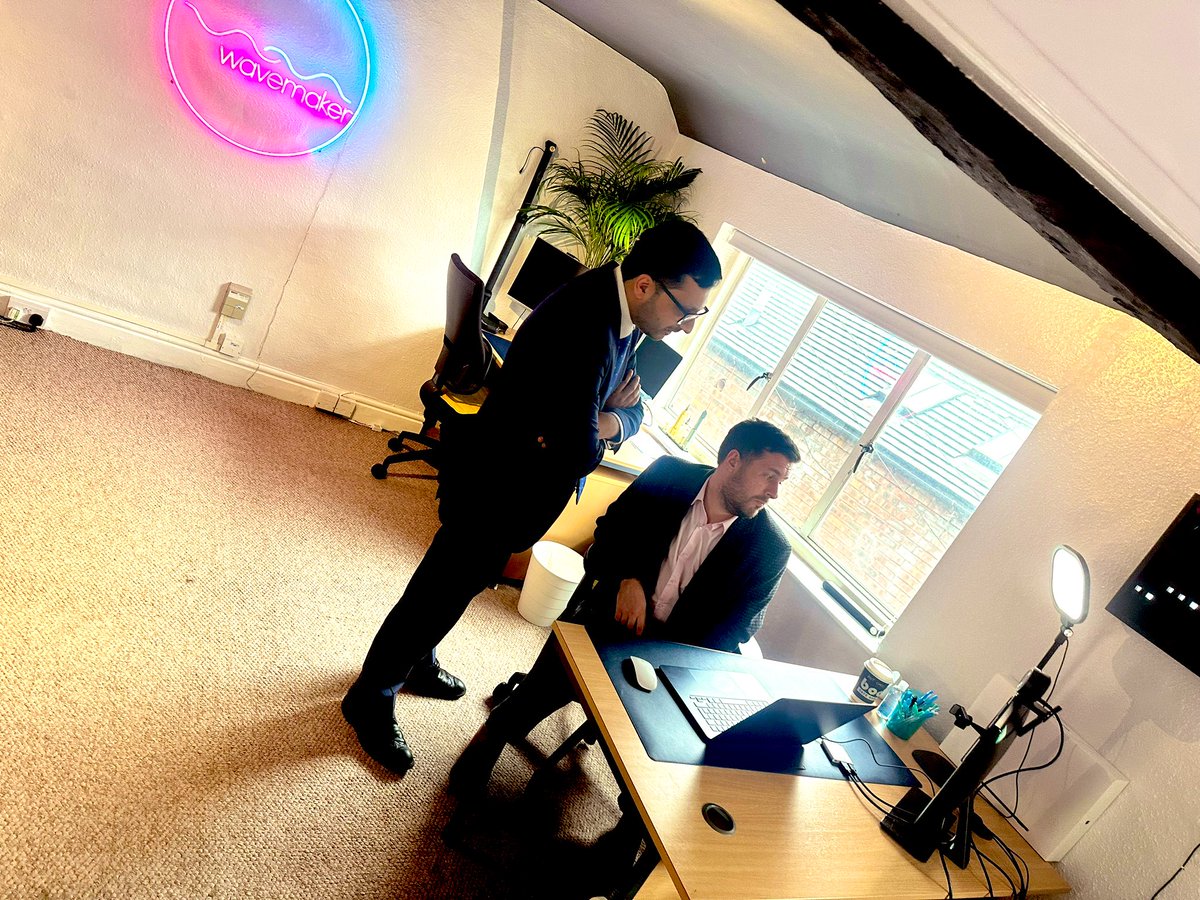 It was a privilege to host @bhatti_saqib & his team at WM HQ this morning. Saqib is the Minister for Tech and the Digital Economy. He was here to speak with orgs pioneering digital initiatives in the city. Here’s Dan showcasing some of our #ukspf #digitall work