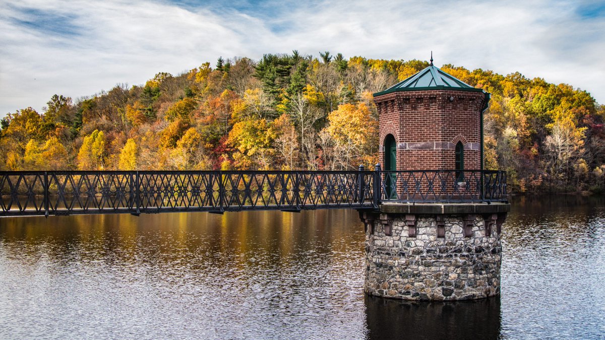 Greater Reading's access to the great outdoors makes it easy to become one with nature. 🚲🚶Whether your home is in the suburbs or cities of Greater Reading, connecting with nature is a mere hop, skip or short hike away. 🎣⛷️

Top 🔟outdoor activities ➡️ ecs.page.link/Cfd8o