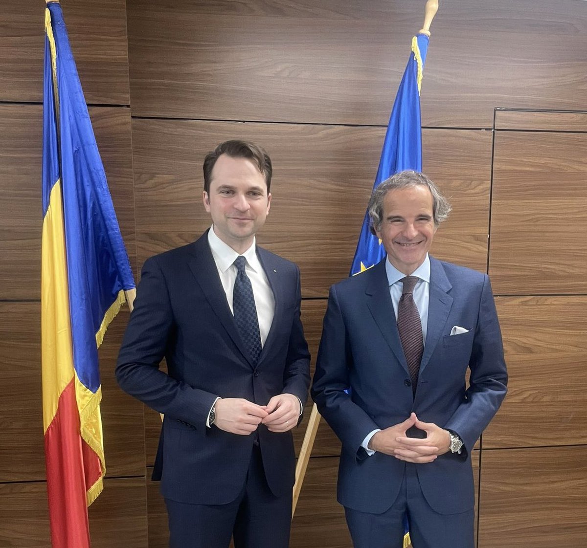 Romania, with one of the world's top-performing NPPs and flawless safety record, is poised to expand nuclear and explore SMRs. Post-#COP28, the consensus is clear: accelerate nuclear. Reiterated to Energy Minister @Tianu that @IAEAorg is ready to support 🇷🇴 every step of the way.