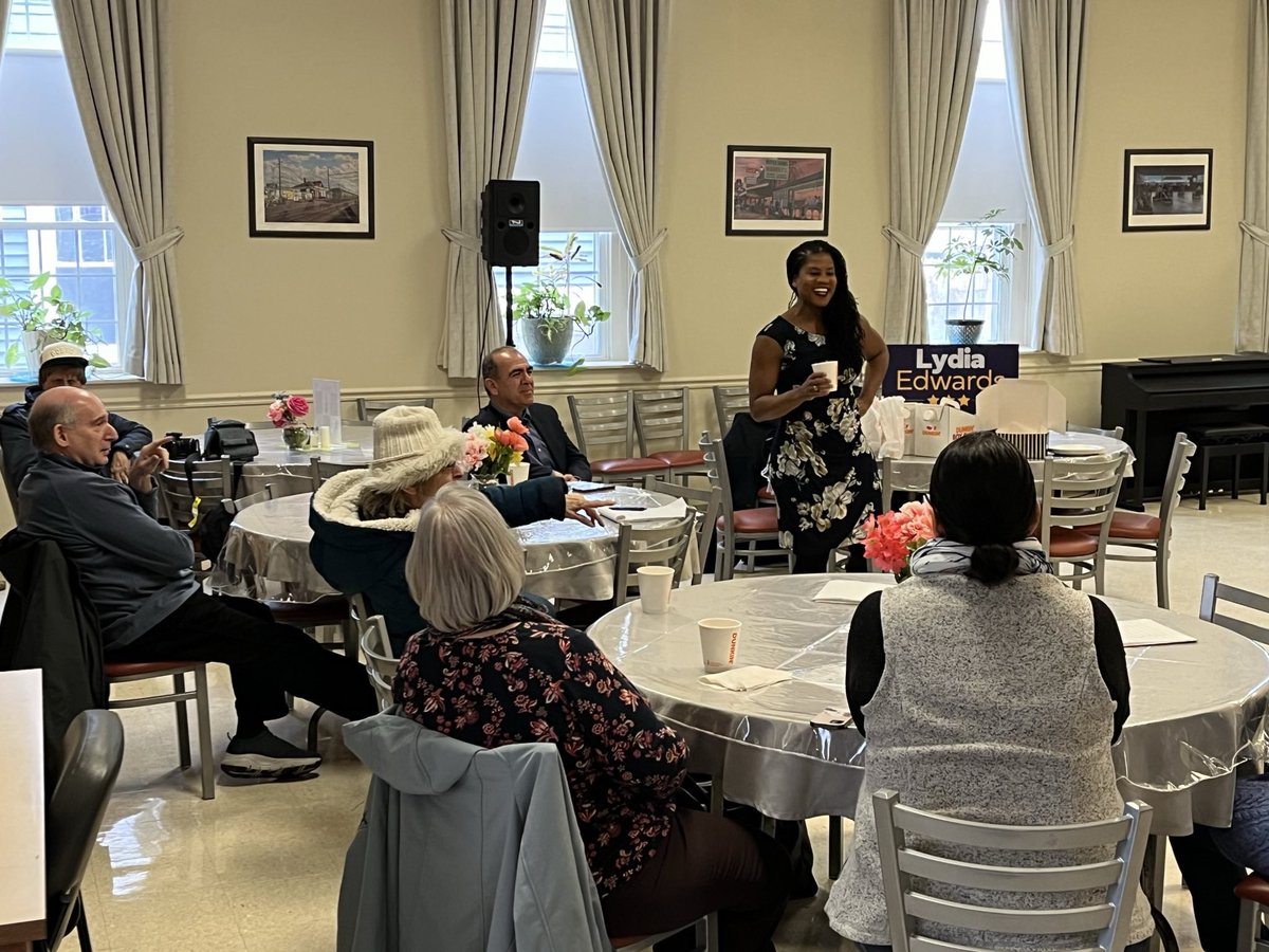 It was great talking with Revere residents at our Coffee Hour, Saturday, at the Rossetti-Cowan Senior Center. Thanks to Mayor @KeefeForRevere and Rep. @JessicaGiannino for attending and joining the conversation. #mapoli #bospoli