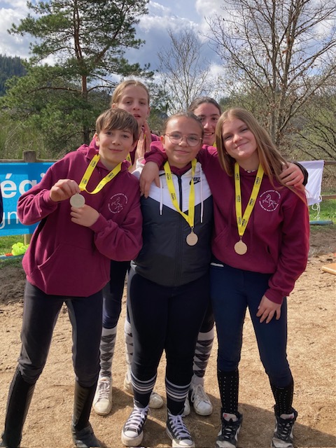 Collège du Carladez - Mur-de-Barrez tweet media