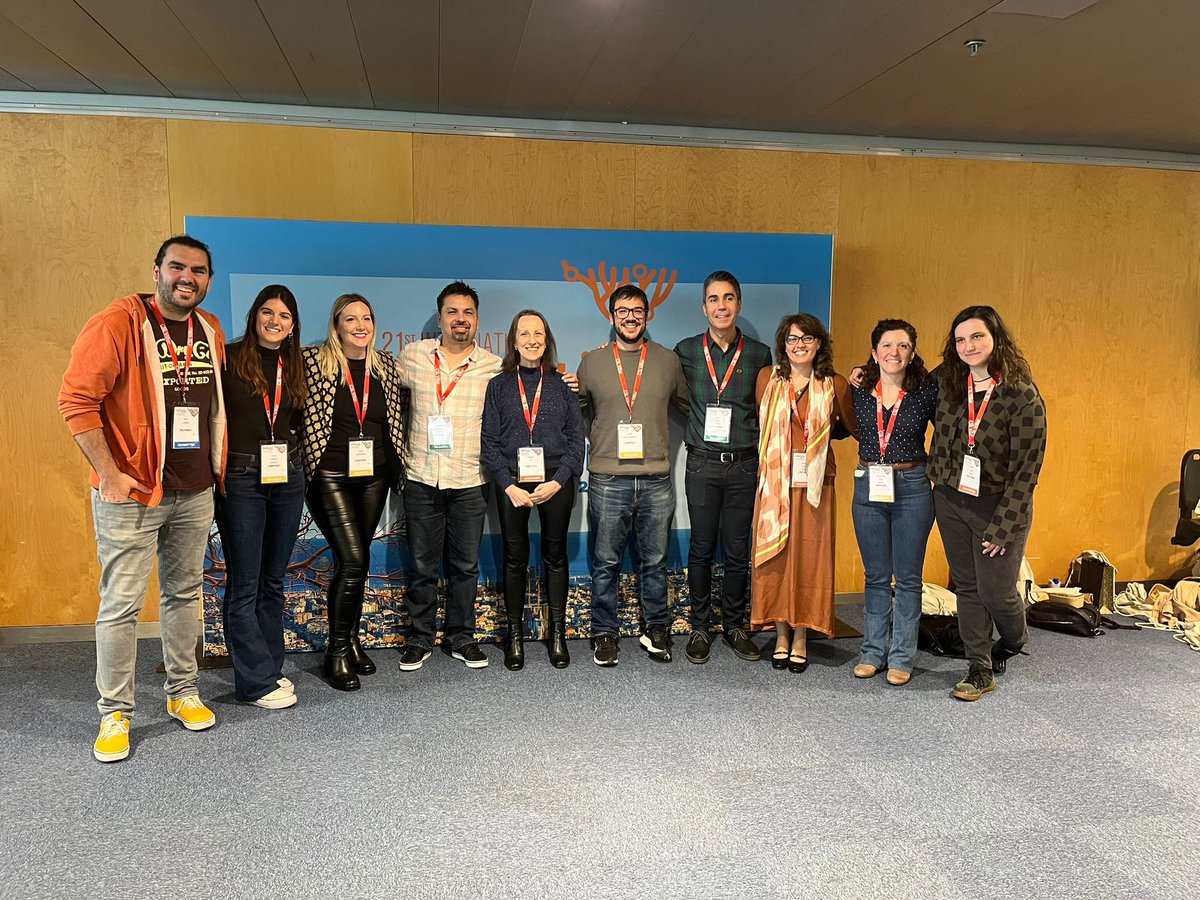 VasculitisBCN24's tweet photo. Best team! 😍🔥

#VasculitisBCN2024 https://t.co/frT9tLc1i1