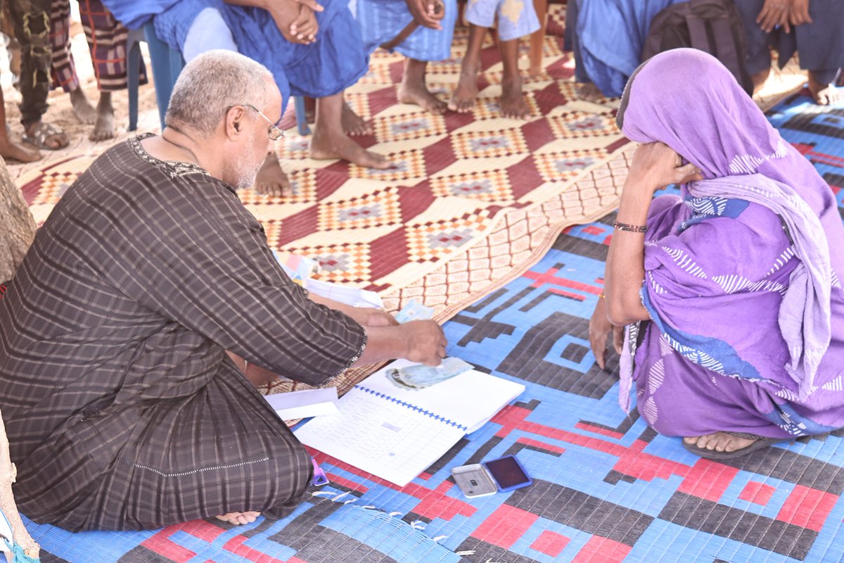 Refugees and host communities in #Mauritania face immense challenges due to #foodinsecurity. @UNCERF enabled WFP 🇲🇷 to distribute cash assistance to over 20,000 out-of-camp refugees and host communities in Hodh El Chargui, as part of a multi-agency intervention 🙏💙