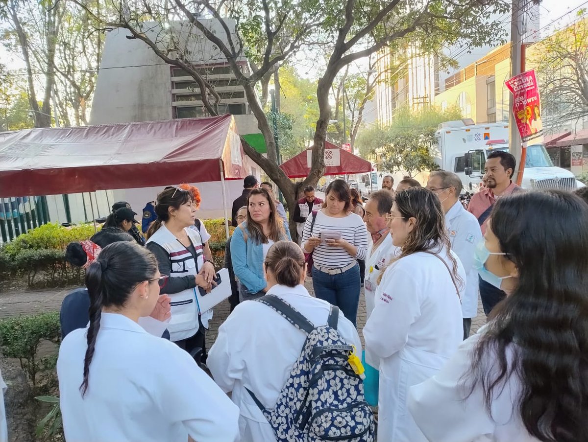 👩🏽‍⚕️👨🏽‍⚕️Seguimos atendiendo a las y los vecinos de Benito Juárez con brigadas de personal médico directamente en territorio, luego de los reportes generados por el tema del agua.