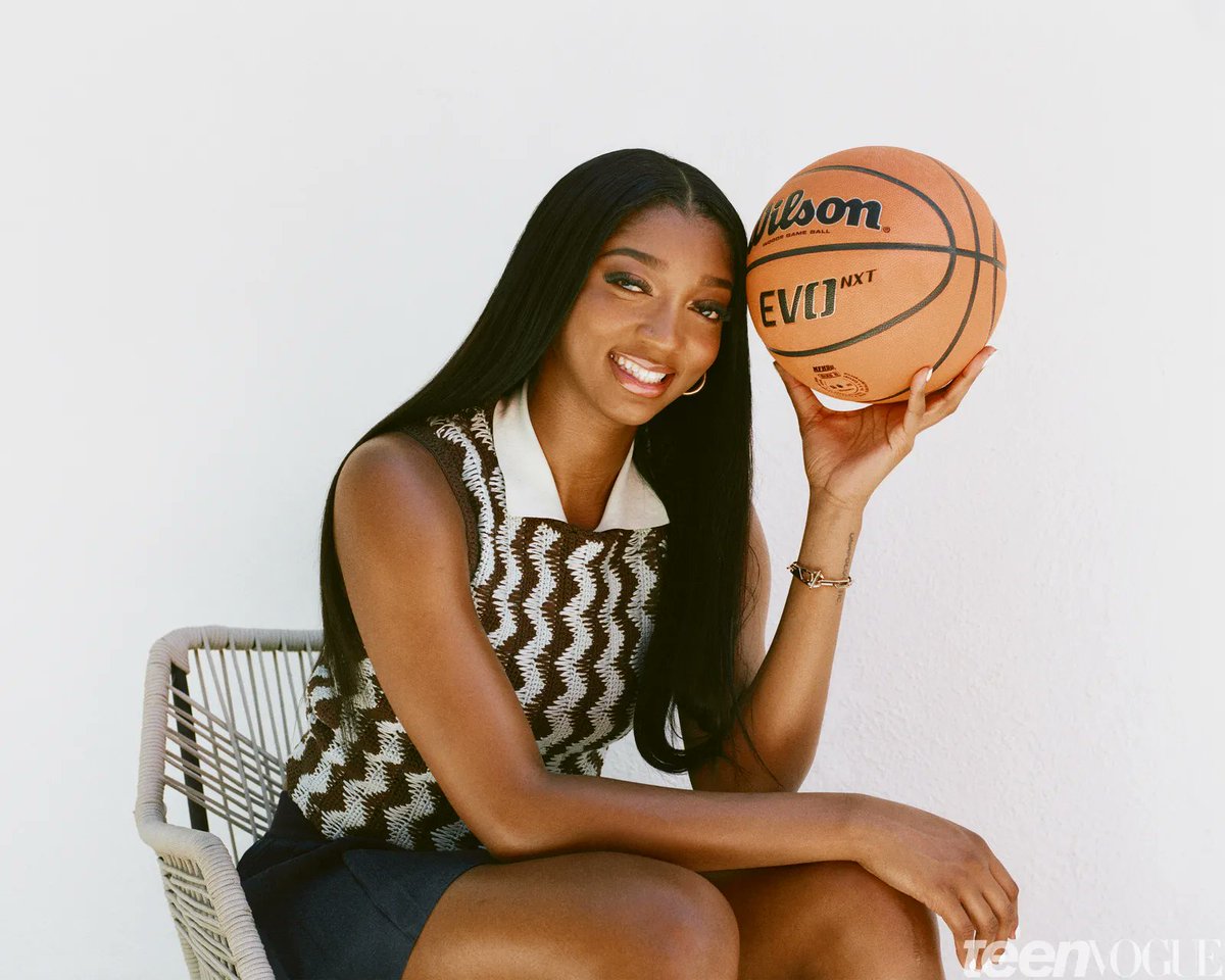 ihairsalons's tweet image. #Basketball: Brilliant Athletics Syncopated #KeyPlayers Elegance Talent @BlackHAIRSalons Artistic Linguistic Love. © dmp 2020 

#Sir: Science In #RealTime. © dmp 2019

#IntuWIT @BlackDaySpas. © dmp 2019

isalons.biz/denisempulliam…