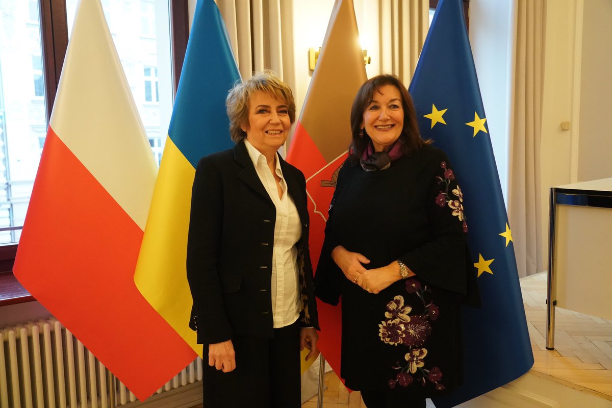 Congratulations @HannaZdanowska on being elected Mayor of #ŁÓDŹ for the 4️⃣th time!

I look forward to continuing our partnership in the near future 🤝. 

#demographictrends #citizenengagement #SupportUkraine